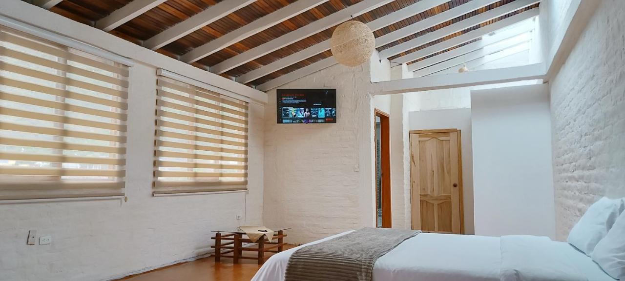 Rustic Quinta La Aurora Bed & Breakfast Banos  Exterior photo